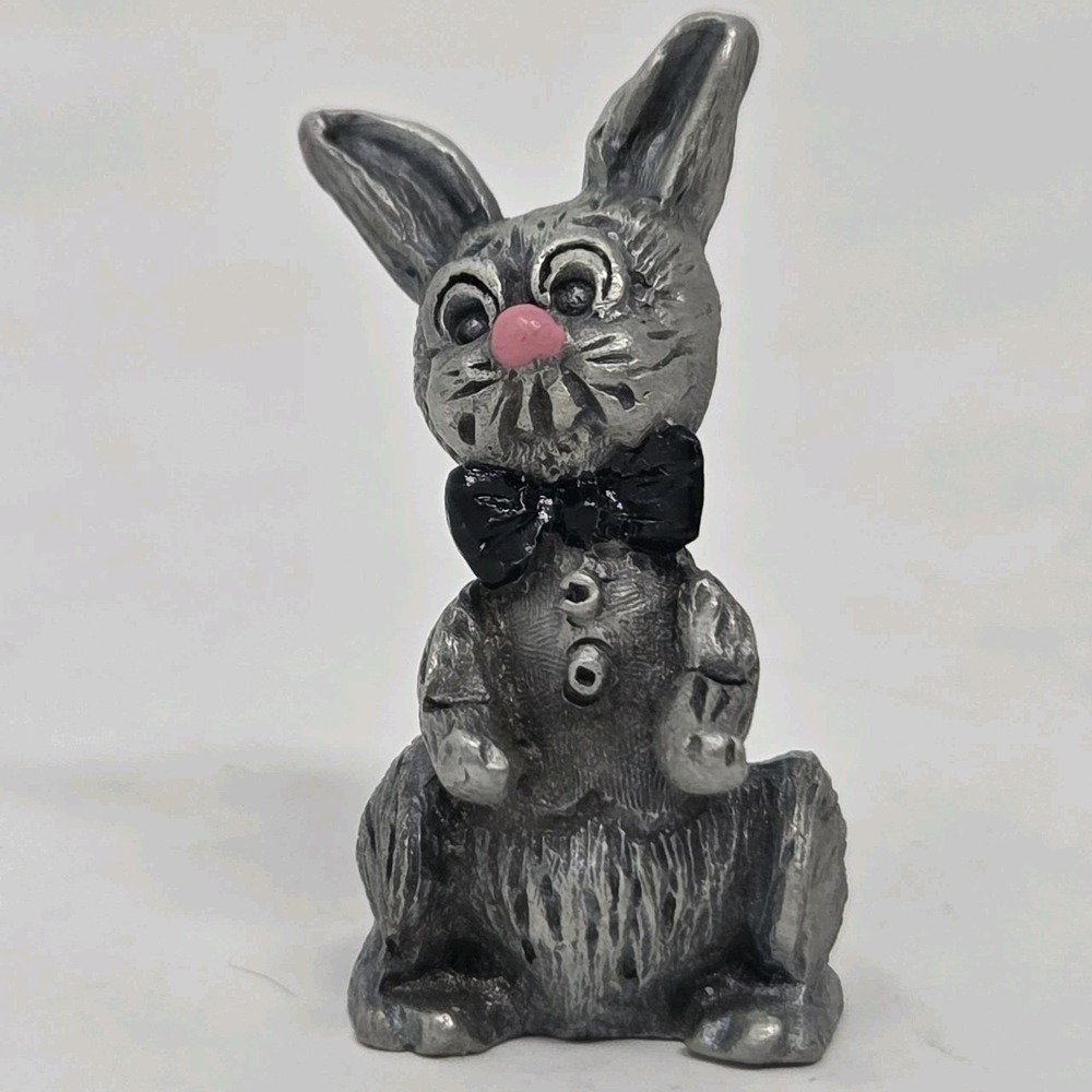 VINTAGE Adorable Miniature Pewter Figurine Bunny Rabbit with Bowtie Easter 1981‎